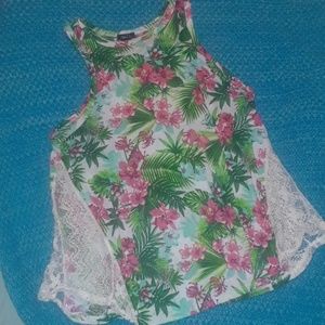 NWOT Rue21 floral lace crochet flowy tank XL